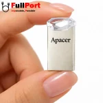 نمای فلش مموری اپیسر Apacer AH111 با طراحی بدنه فلزی و سری شفاف در دست